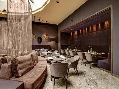 Best Western Premier Hotel Rebstock Wurtzbourg 4*,