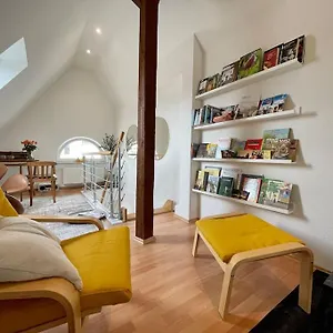 Modernes, Familienfreundliches In Apartment