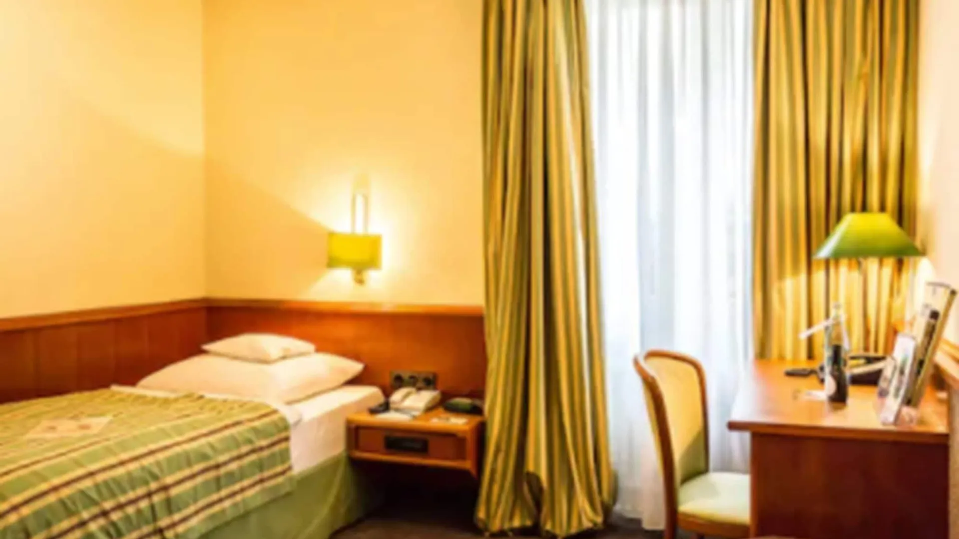 Best Western Premier Hotel Rebstock Würzburg 4*,