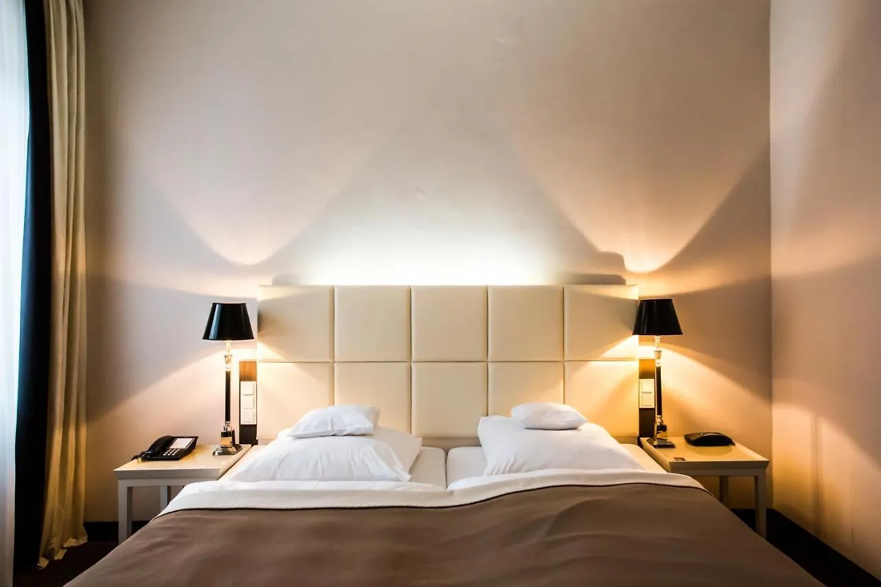 Best Western Premier Hotel Rebstock Würzburg 4*,