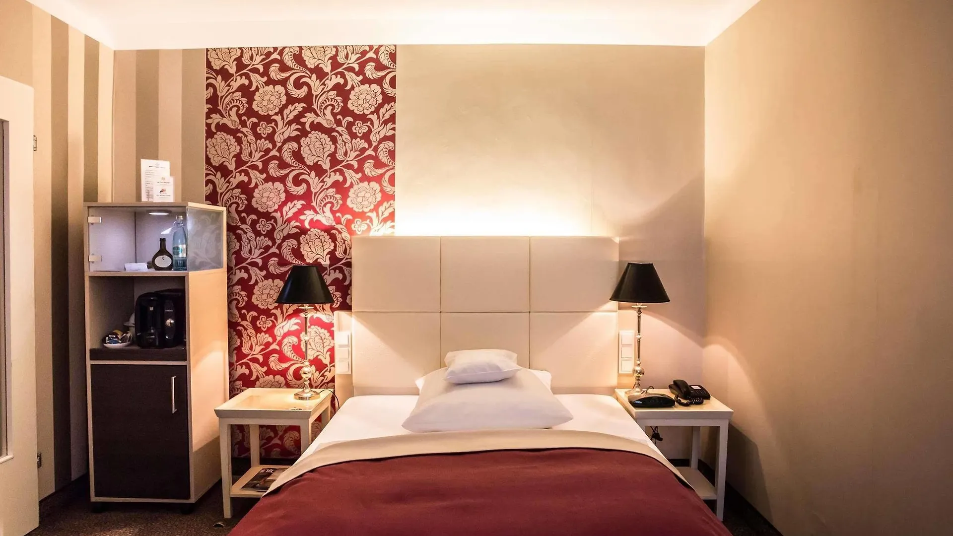 Best Western Premier Hotel Rebstock Wurzburg 4*,