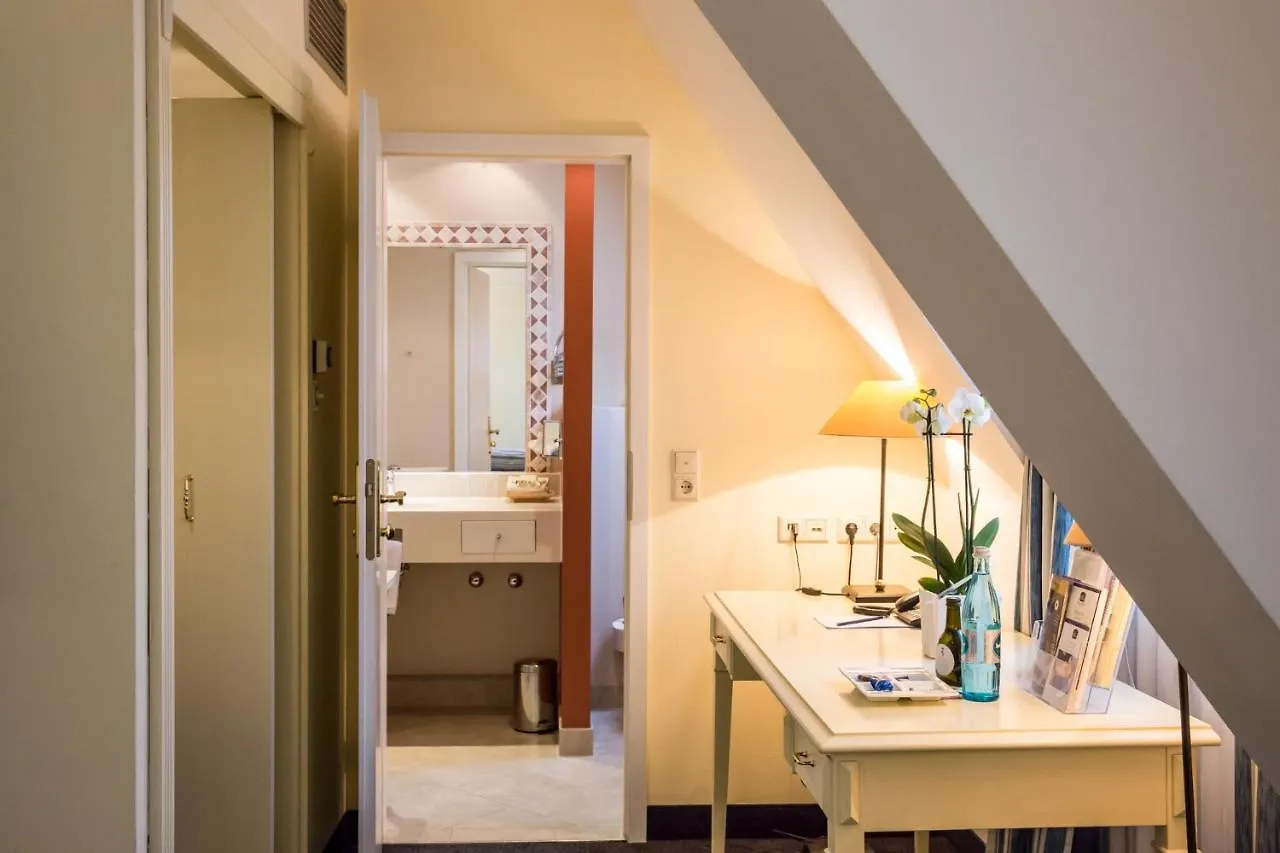 Best Western Premier Hotel Rebstock Würzburg 4*,